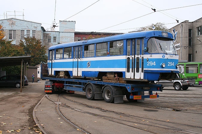 Trammi laadimine haagisele Tallinnas, 14. okt. 2005 Trammi laadimine haagisele Tallinnas, 14. okt. 2005