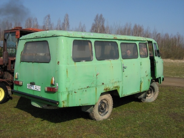 UAZ 452 toomine Endises asukohas