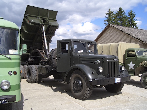 MAZ-200 MAZ-200