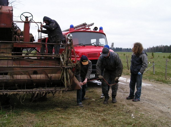 Õlitoru painutamine. Taga-Võõbul, 22.04.2007