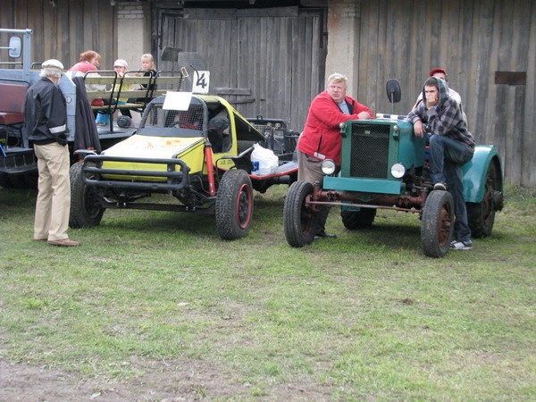 Veobagi ja iseehitatud traktor Ehitatud Eestis - 2010