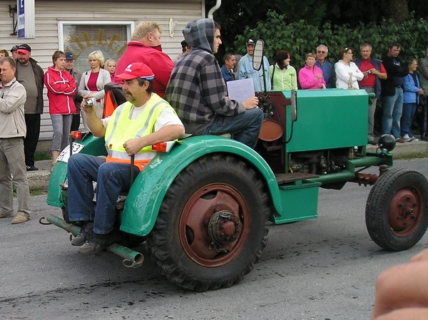 Iseehitatud traktor Ehitatud Eestis - 2010