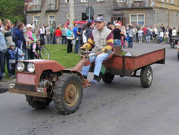 Iseehitatud traktor Ehitatud Eestis - 2010