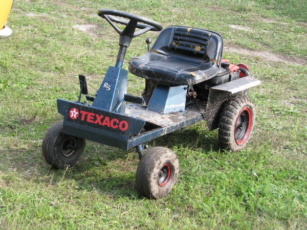Iseehitatud murutraktor Ehitatud Eestis - 2010