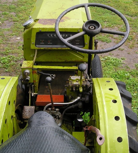 omavalmistatud traktor